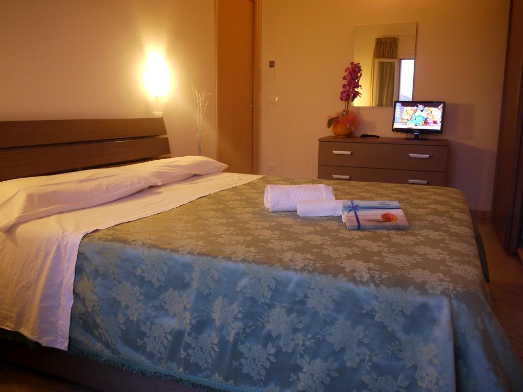 Hr Vapore Gatteo Mare Gatteo a Mare Habitación foto
